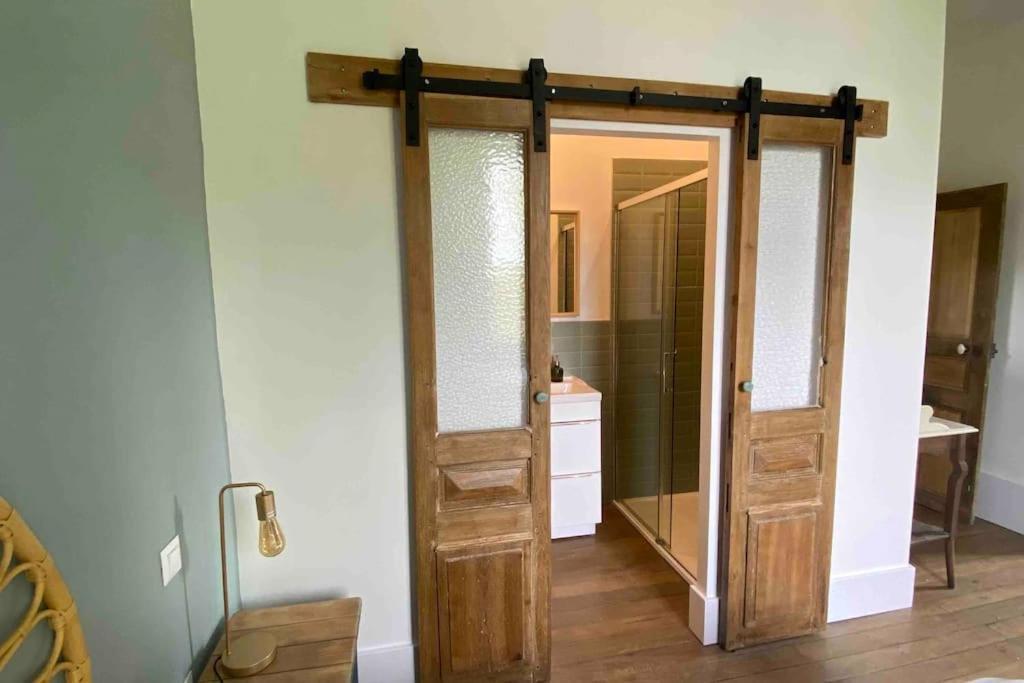 Le Presbytere - Touillon, Jacuzzi, 4 Pour 10 *
