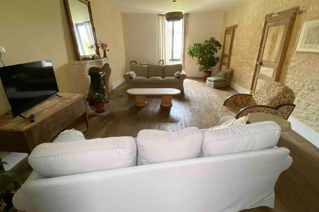 Le Presbytere - Touillon, Jacuzzi, 4 Pour 10 Touillon