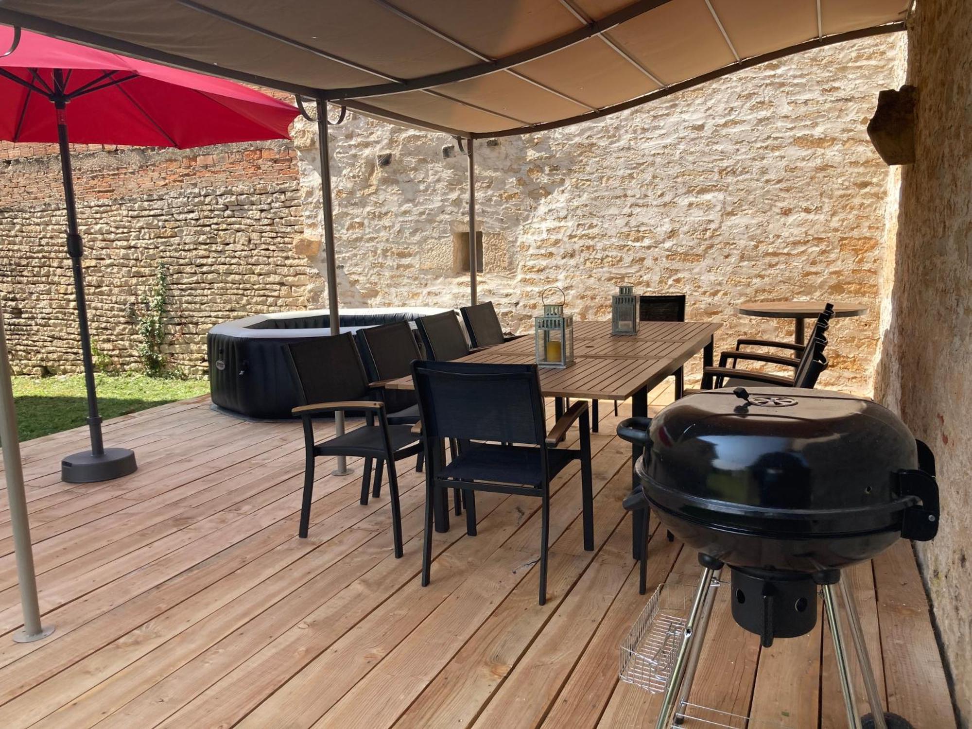 Ferienhaus Le Presbytere - Touillon, Jacuzzi, 4 Pour 10 Touillon